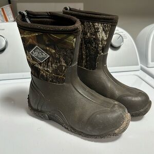 Kids muck boots